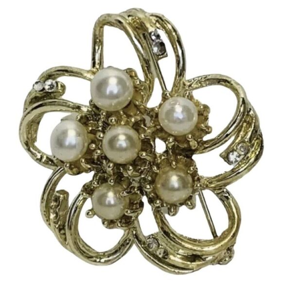 Women’s Faux White Pearl 3D Shimmering Rhinestone Gold Tone Flower Brooch Pin 2” - Picture 2 of 7